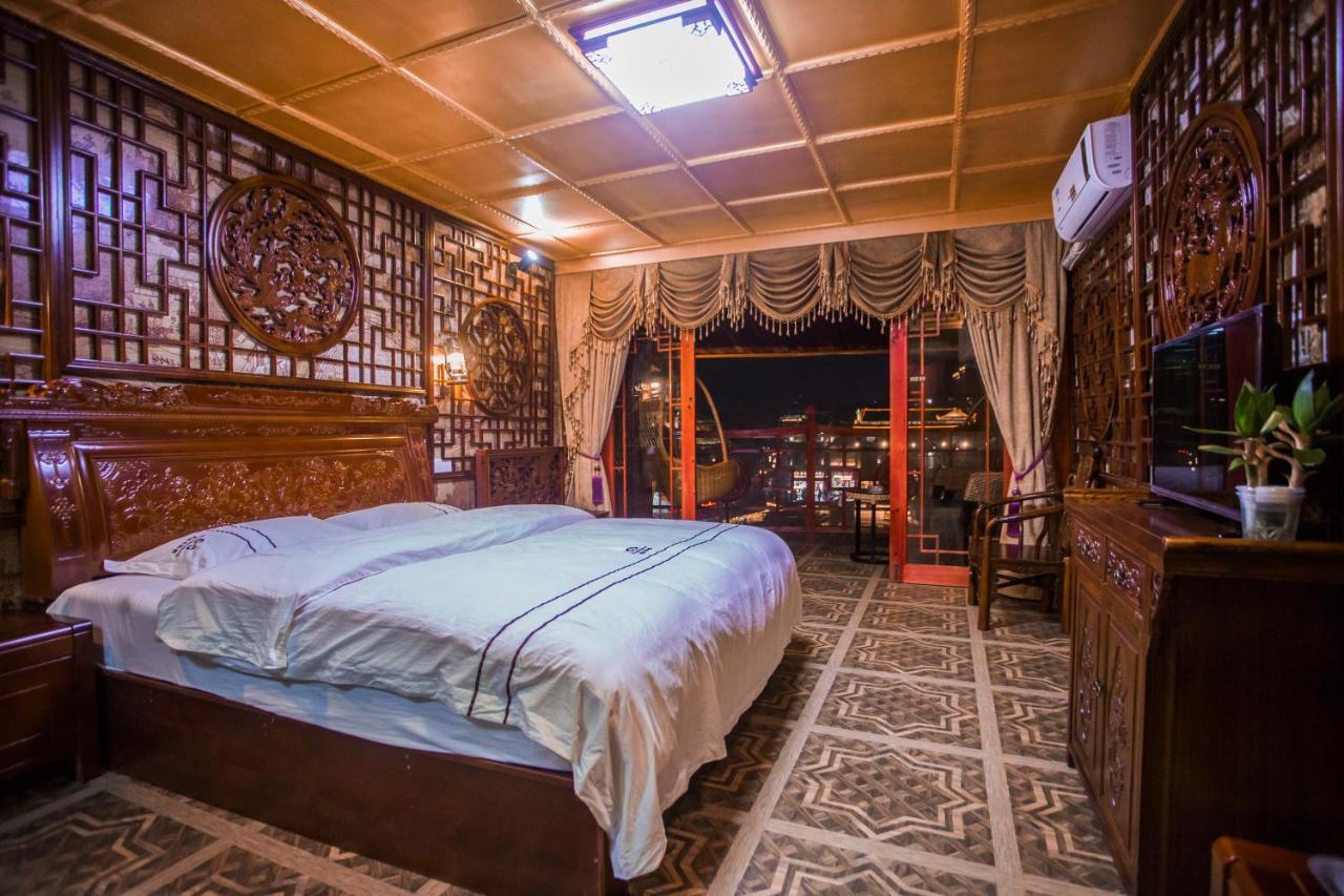 Lqj Riverside Guest House Fenghuang Exterior photo