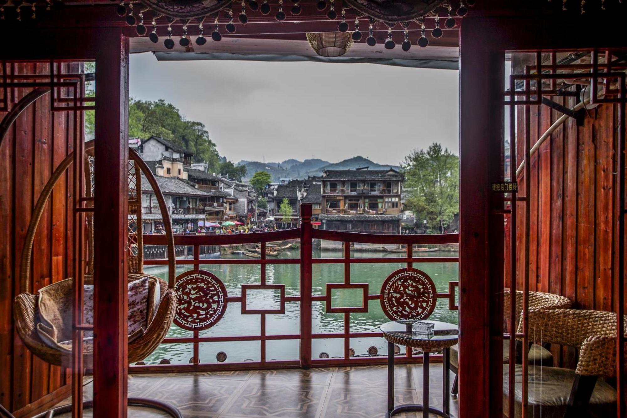 Lqj Riverside Guest House Fenghuang Exterior photo
